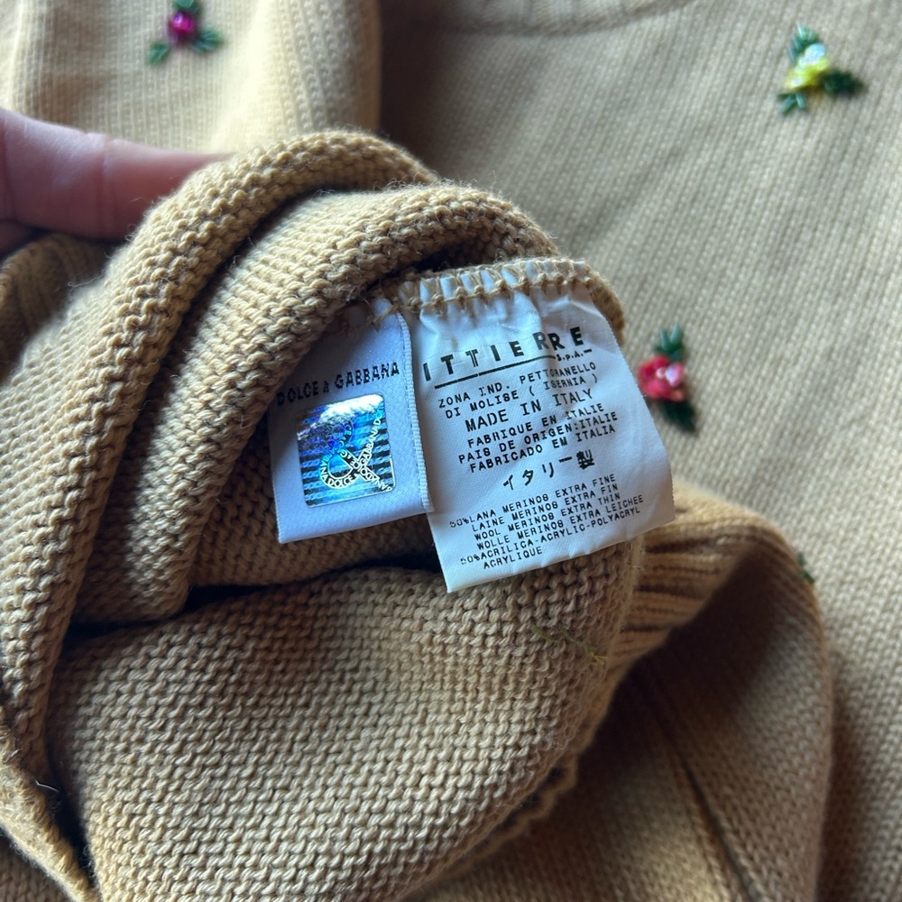 Dolce & Gabbana Beige Knit Short Sleeve Sweater with embroidery - Picture 8 of 13